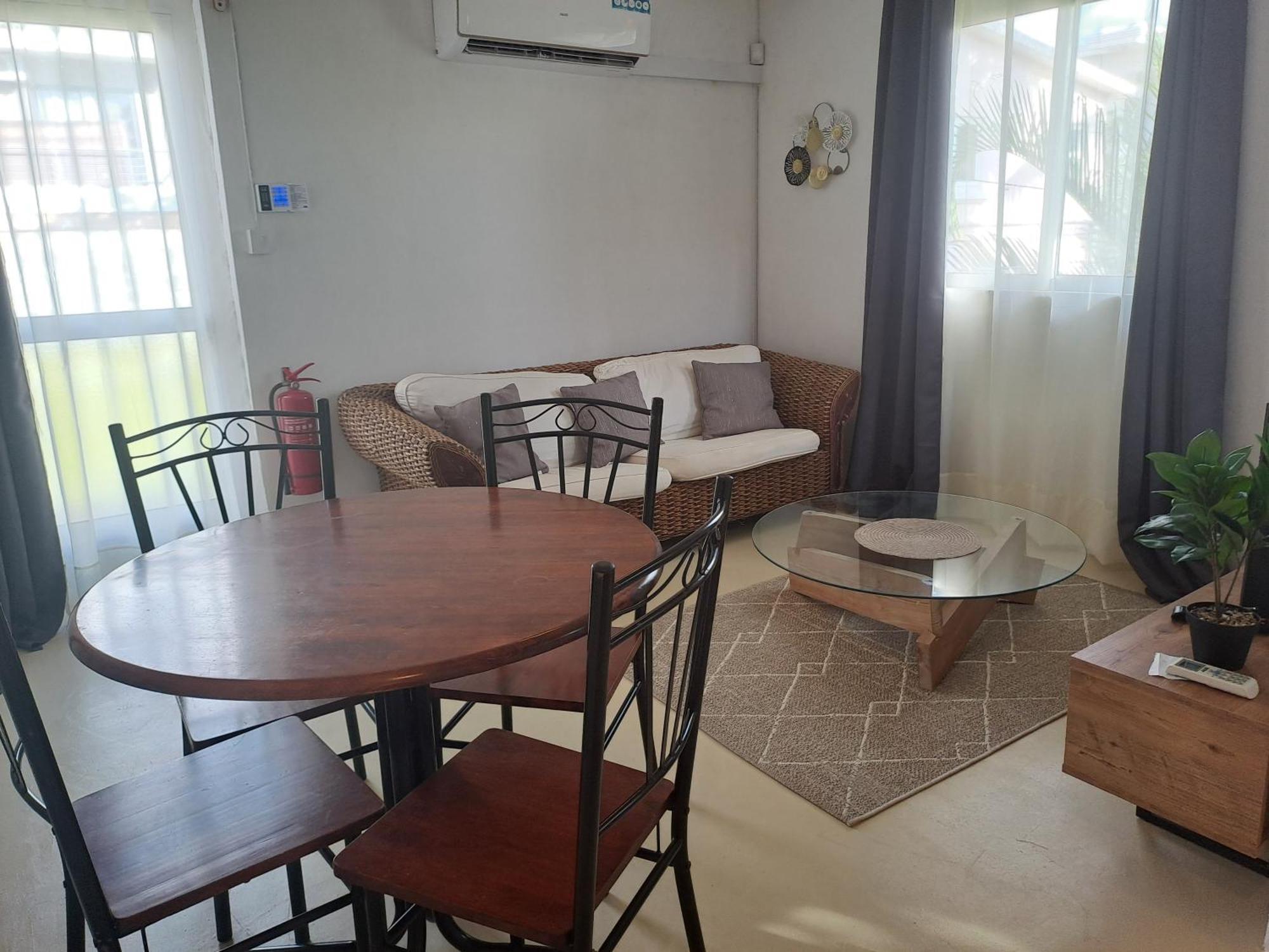 אלביון Appartement Paisible Avec Jardin & Piscine מראה חיצוני תמונה